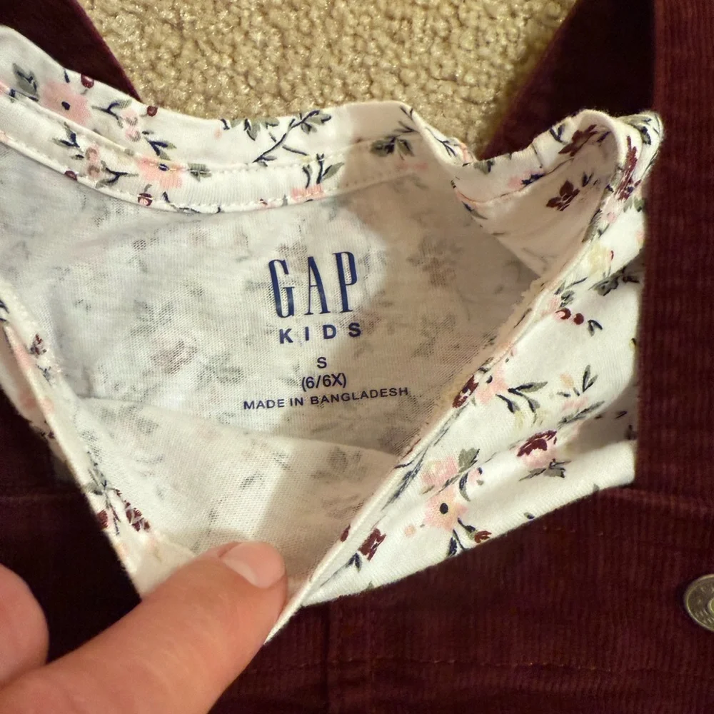 Size 6 Gap Kids Girl Outfit - Size 6 Little Girl Clothes - Picture 3 of 3